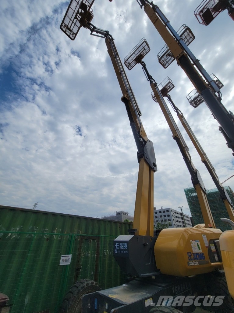 XCMG XGS 24 , XGS 28 mobile elevating work platform Compact self-propelled boom lifts