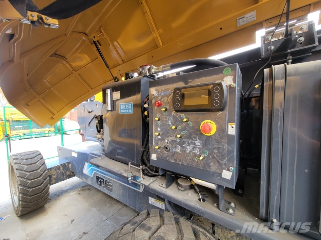 XCMG XGS 24 , XGS 28 mobile elevating work platform Compact self-propelled boom lifts