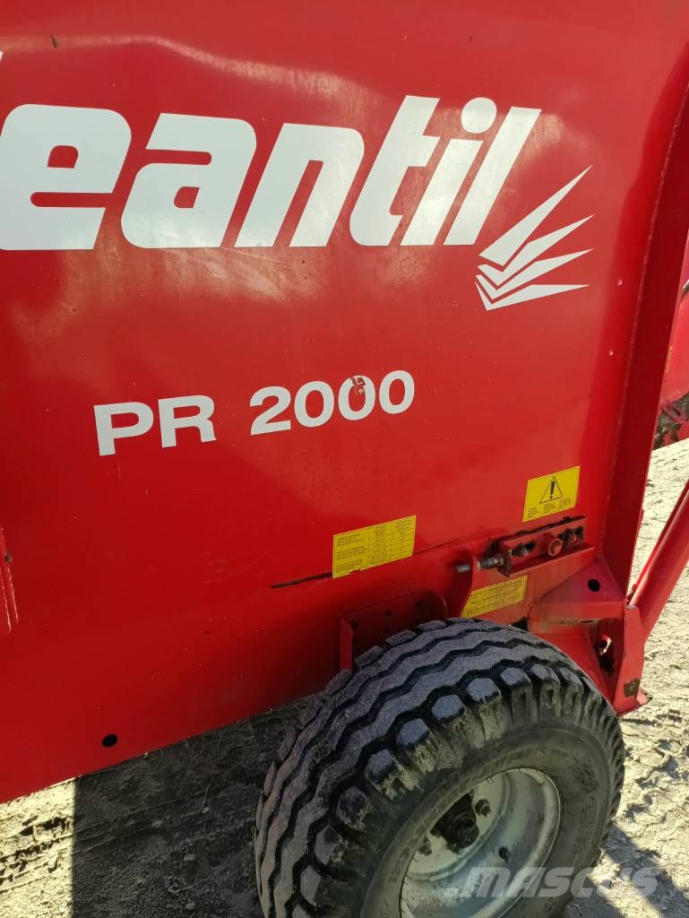 Jeantil PR 2000 Ballenschredder, -schneider und -wickler