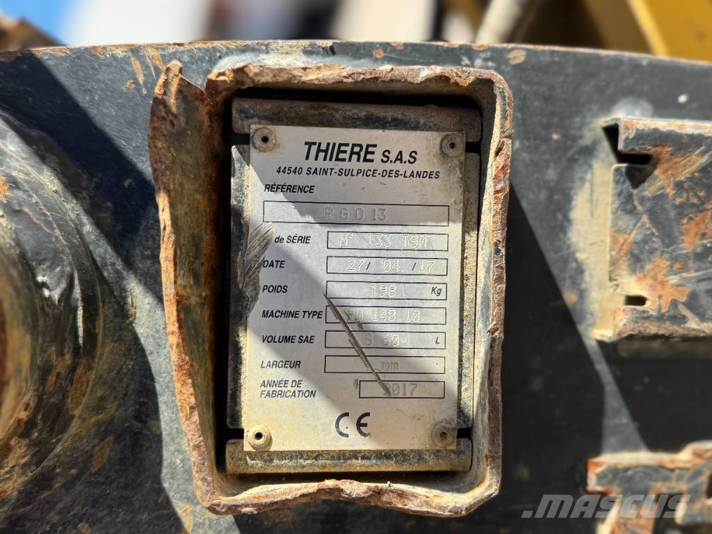 Komatsu PW 148-10 حفارات بعجل