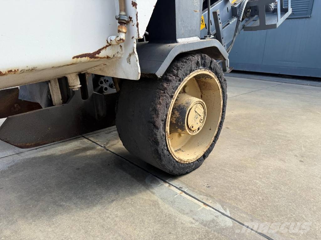 Wirtgen W 500 アスファルトコールドミリングマシーン