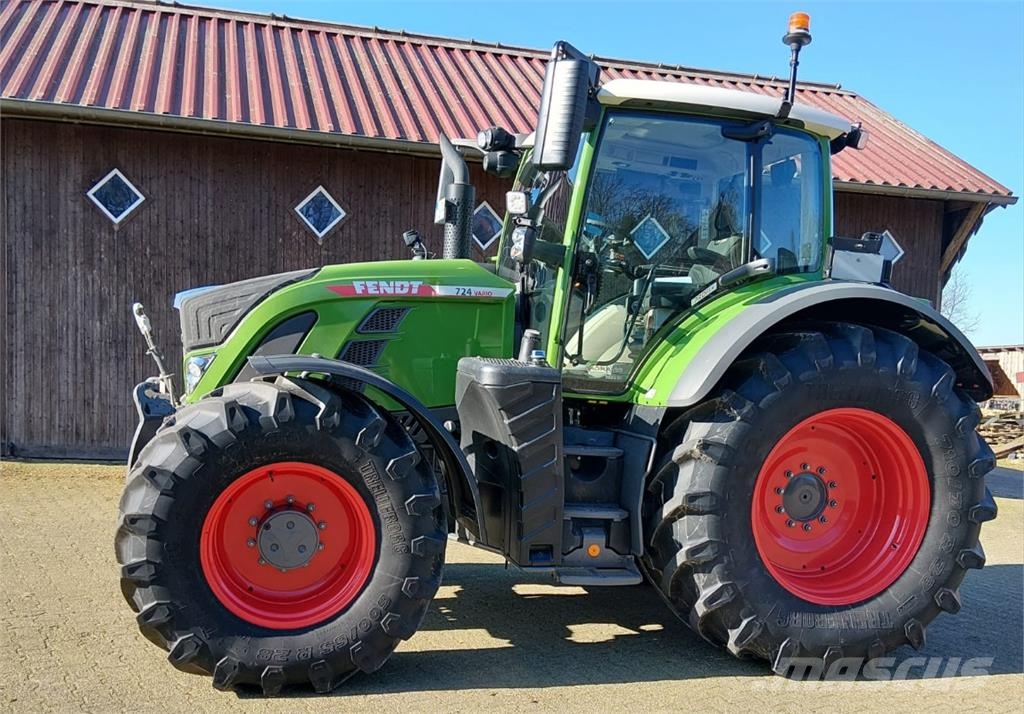 Fendt 724 Vario Gen 6 ProfiPlus *Kundenauftrag* Tractores
