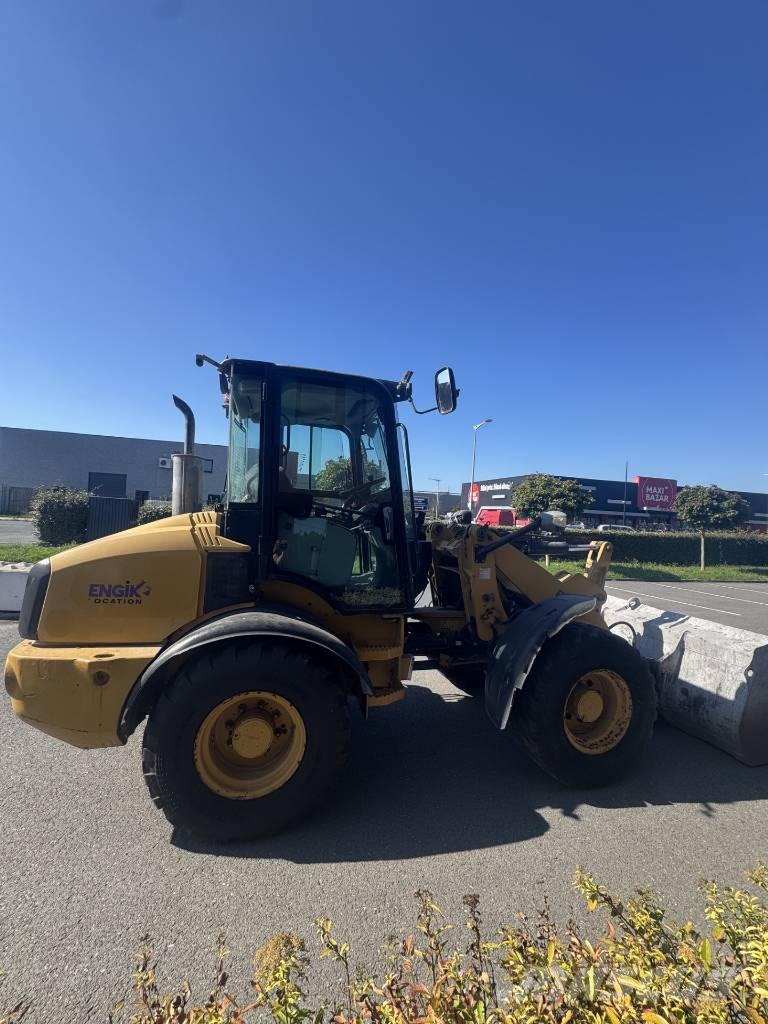 CAT 908 H 2 Kolové nakladače