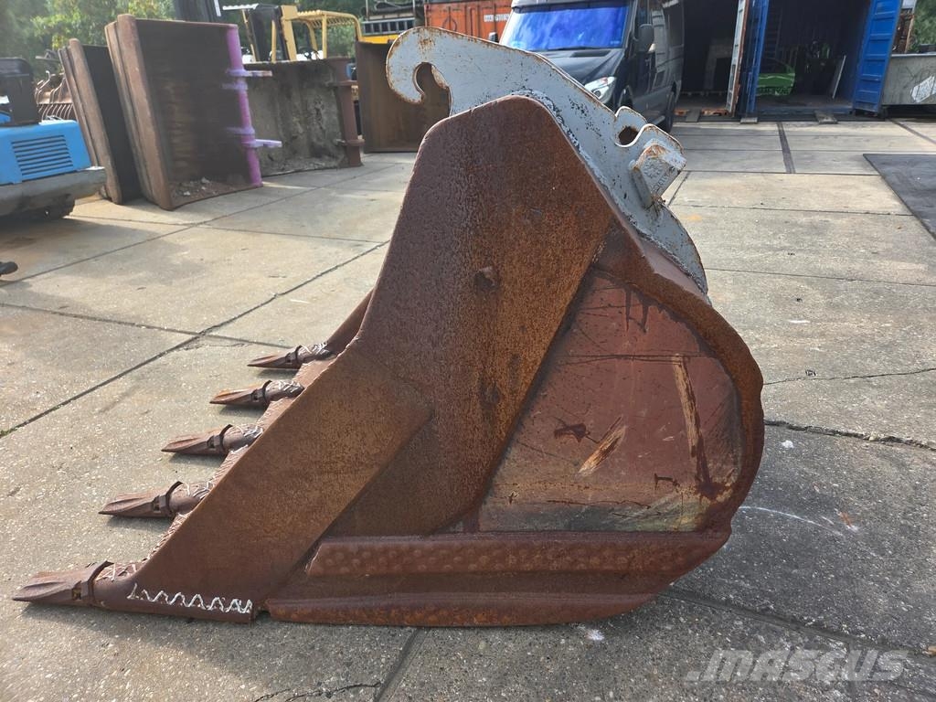  3X CW30/40 zware dieplepel met tanden Bakken