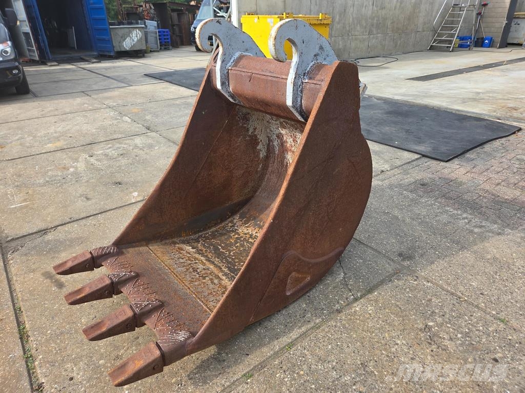  3X CW30/40 zware dieplepel met tanden Bakken