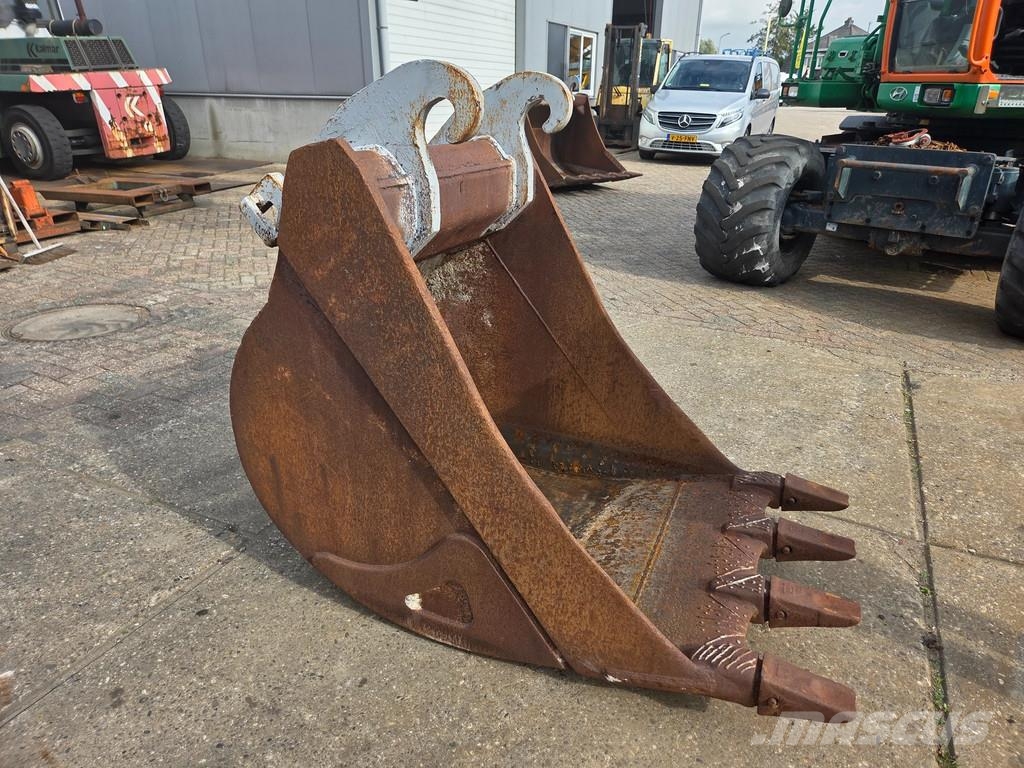  3X CW30/40 zware dieplepel met tanden Bakken