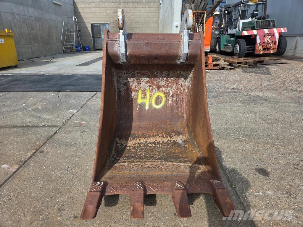  3X CW30/40 zware dieplepel met tanden Bakken