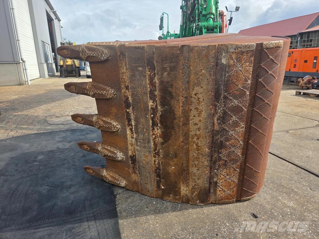  3X CW30/40 zware dieplepel met tanden Bakken