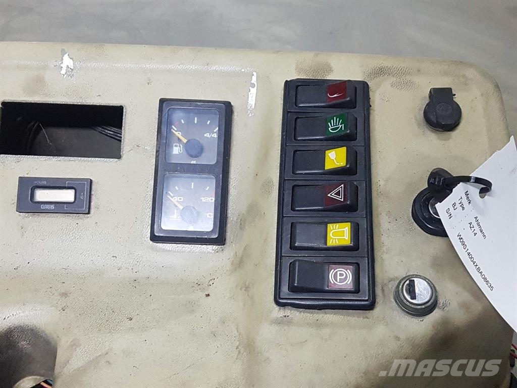 Ahlmann AZ14 - Dashboard/Console/Konsole Cabins and interior