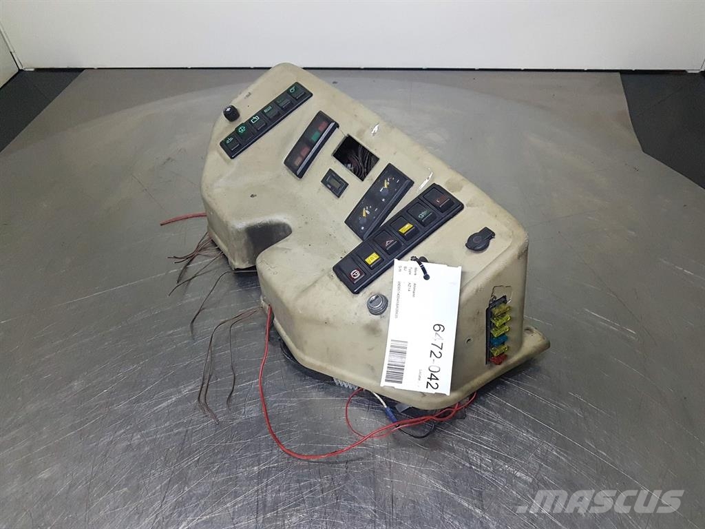 Ahlmann AZ14 - Dashboard/Console/Konsole Cabins and interior