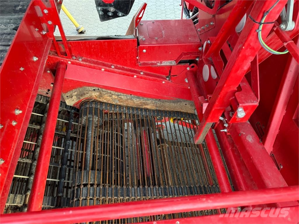 Grimme EVO 280 Clod Sep UB Bulb harvesters