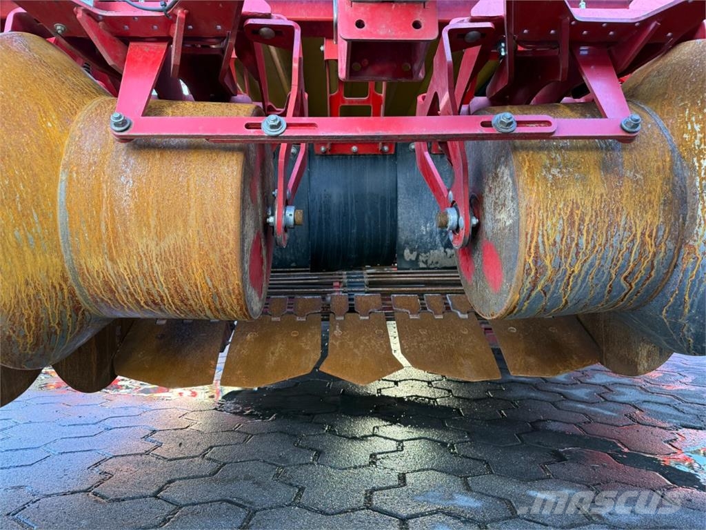 Grimme EVO 280 Clod Sep UB Bulb harvesters