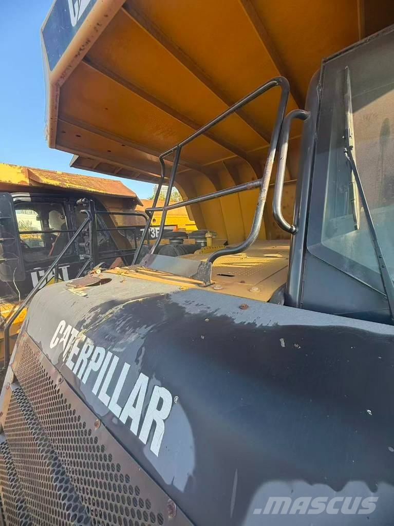 CAT 773F Maansiirtoautot