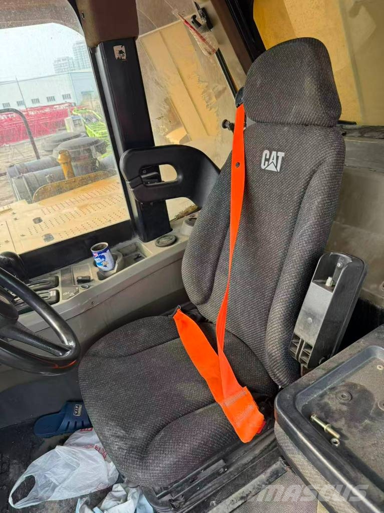 CAT 773F Maansiirtoautot