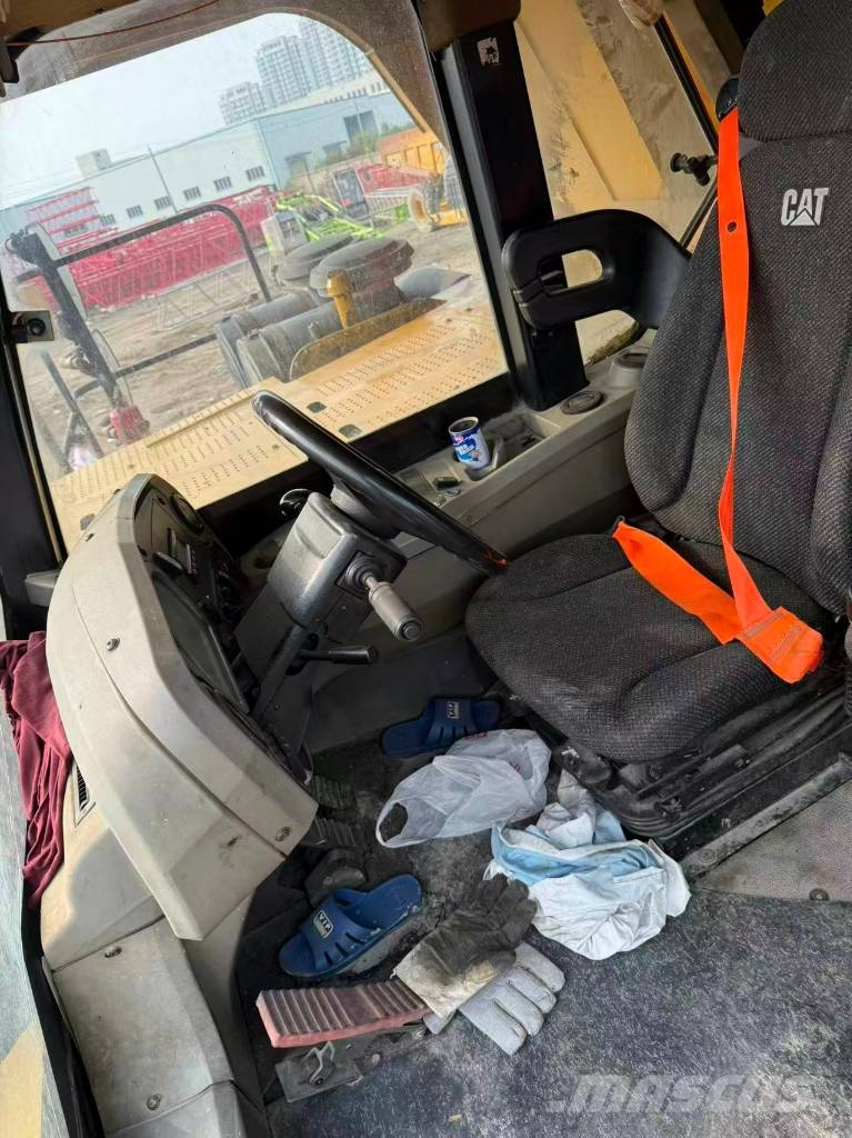 CAT 773F Maansiirtoautot