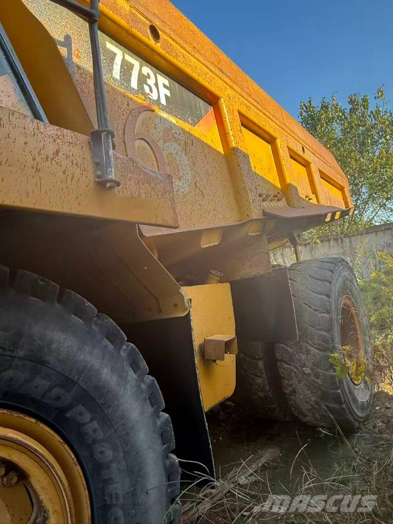 CAT 773F Maansiirtoautot