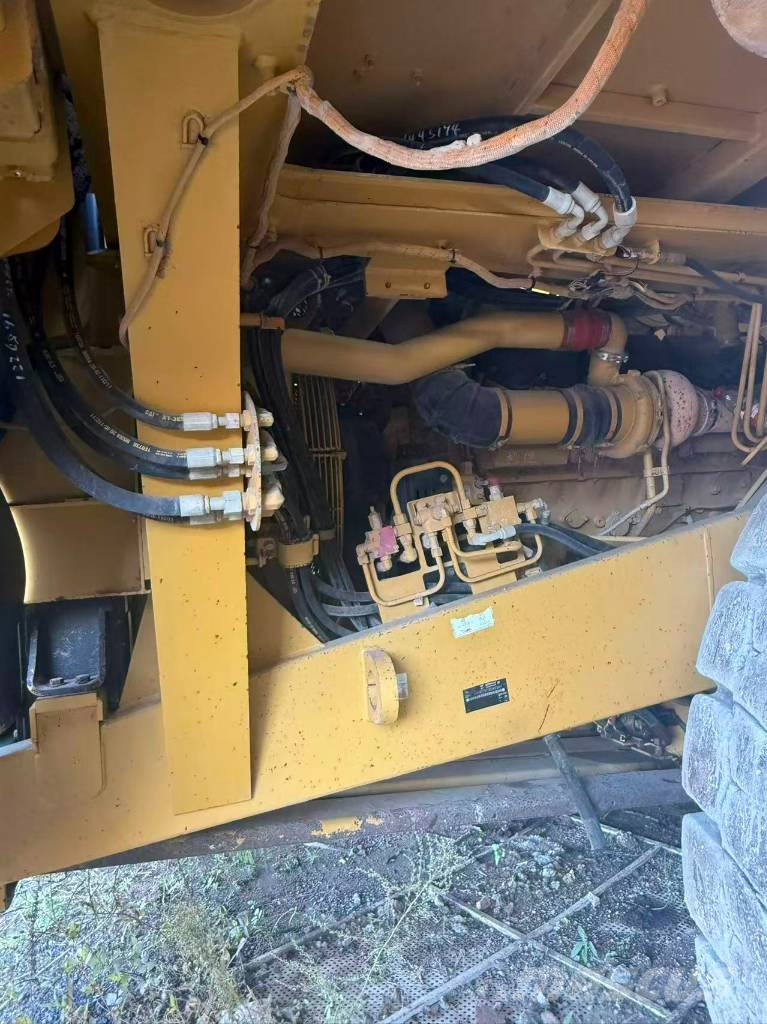 CAT 773F Maansiirtoautot