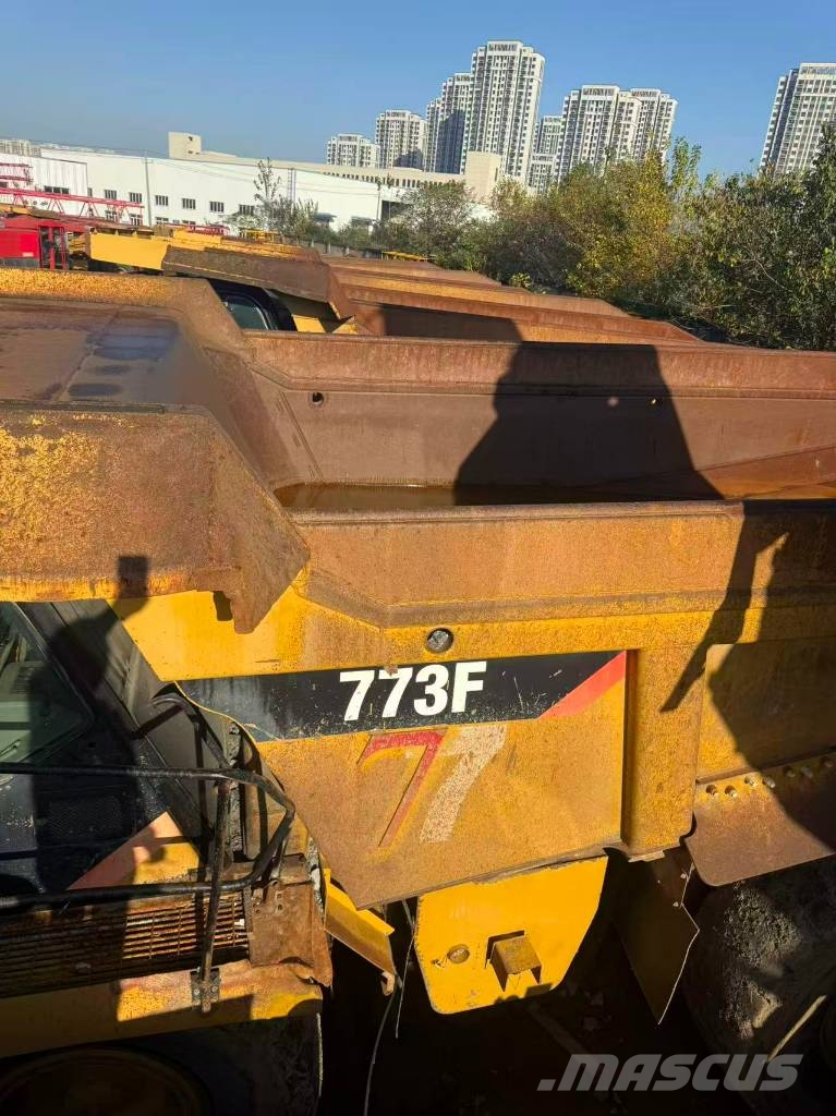 CAT 773F Maansiirtoautot