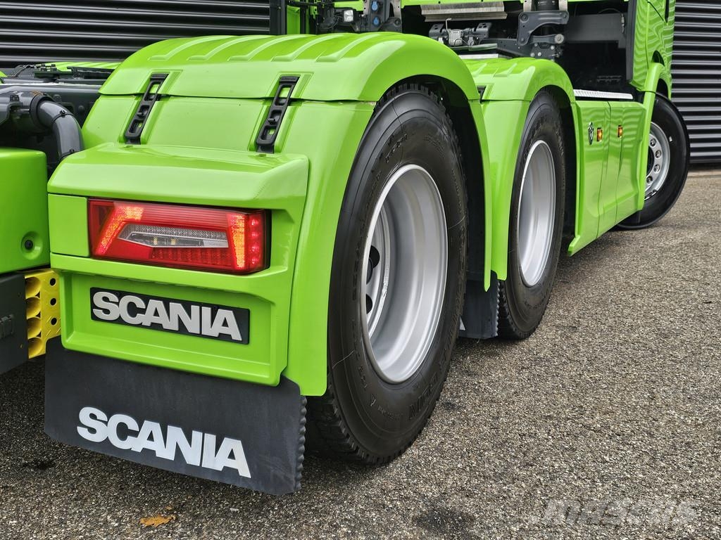 Scania S770 V8 / 6X4 / FULL AIR / RETARDER Trekkers
