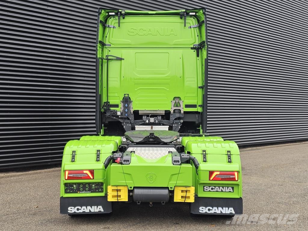 Scania S770 V8 / 6X4 / FULL AIR / RETARDER Trekkers