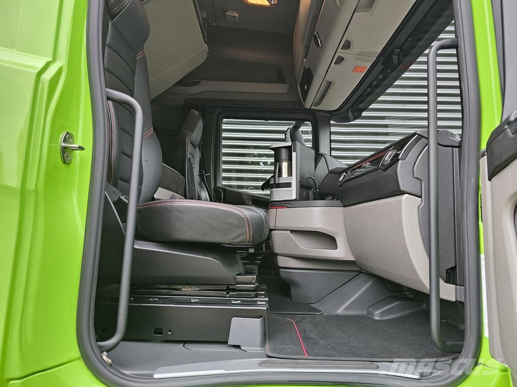 Scania S770 V8 / 6X4 / FULL AIR / RETARDER Trekkers