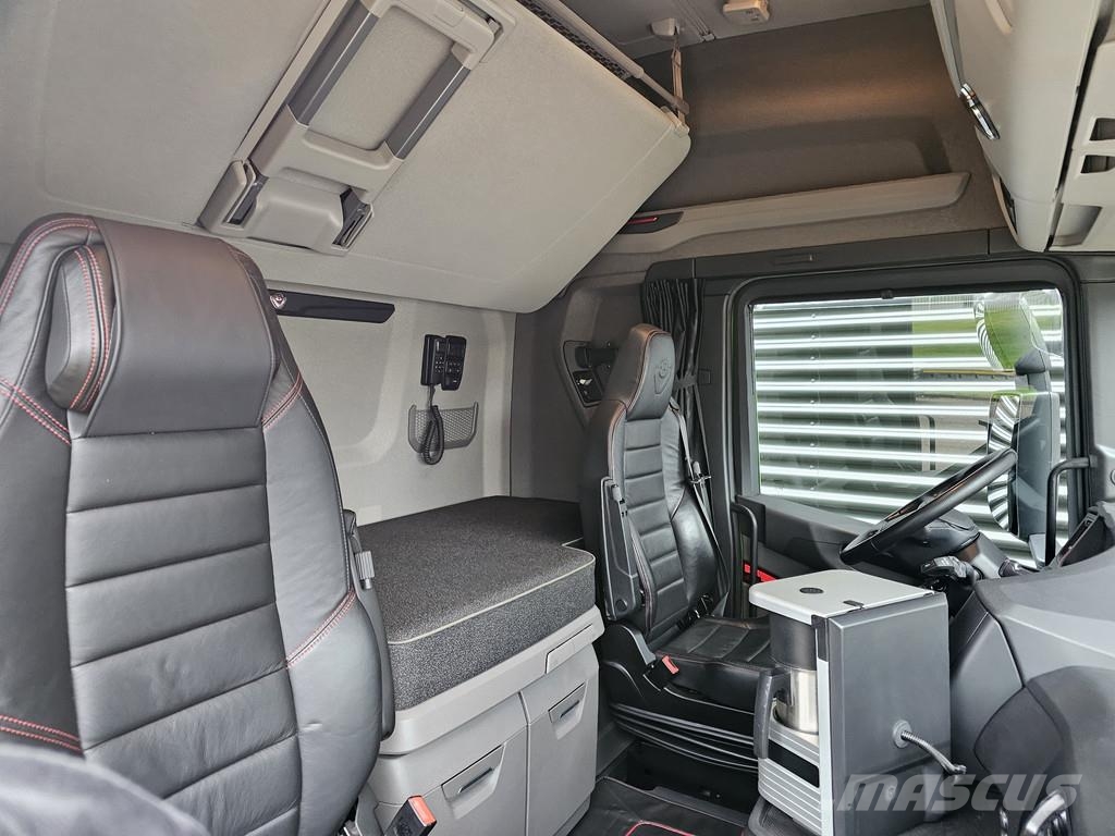 Scania S770 V8 / 6X4 / FULL AIR / RETARDER Trekkers