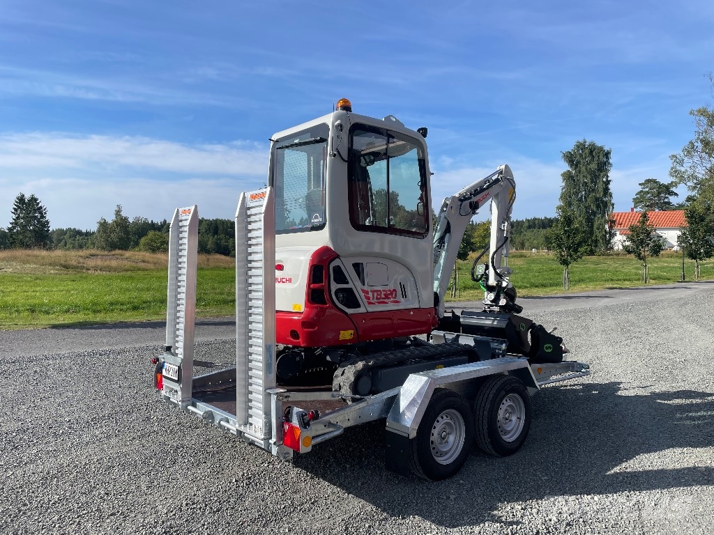 Takeuchi TB320 Steelwrist rototilt / maskinsläp - 26 Mini pelle < 7t