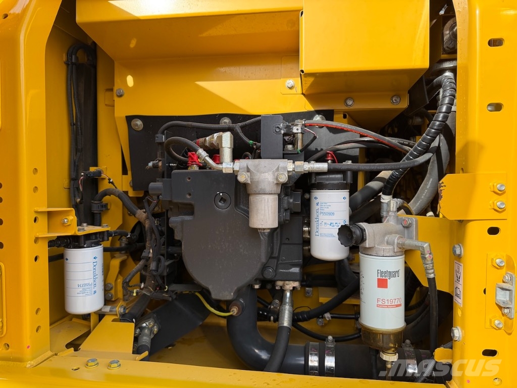 Komatsu PC 210 LC-11 - PC210 - PC 210 LC-11E0 Bageri guseničari