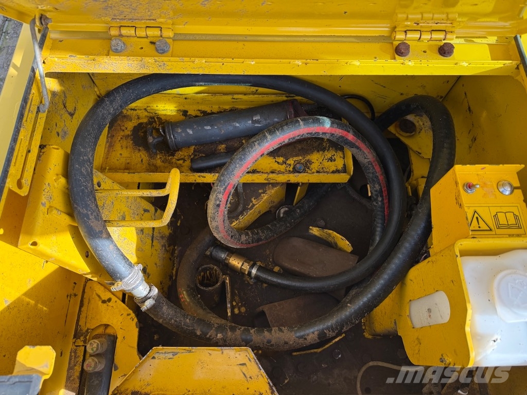 Komatsu PC 210 LC-11 - PC210 - PC 210 LC-11E0 Bageri guseničari