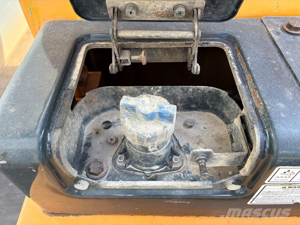 Hyundai HX330NL حفارات زحافة