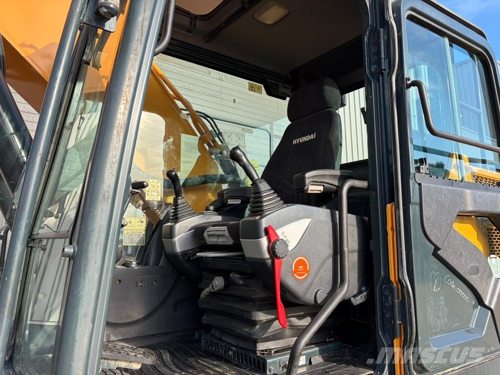 Hyundai HX330NL حفارات زحافة