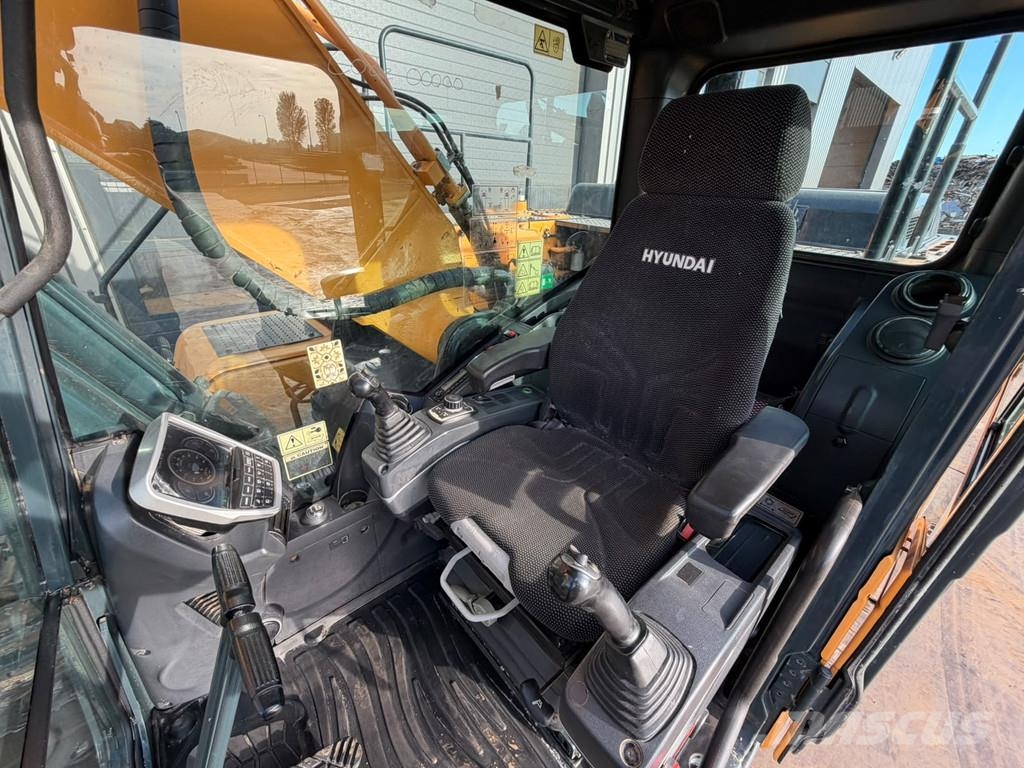 Hyundai HX330NL حفارات زحافة
