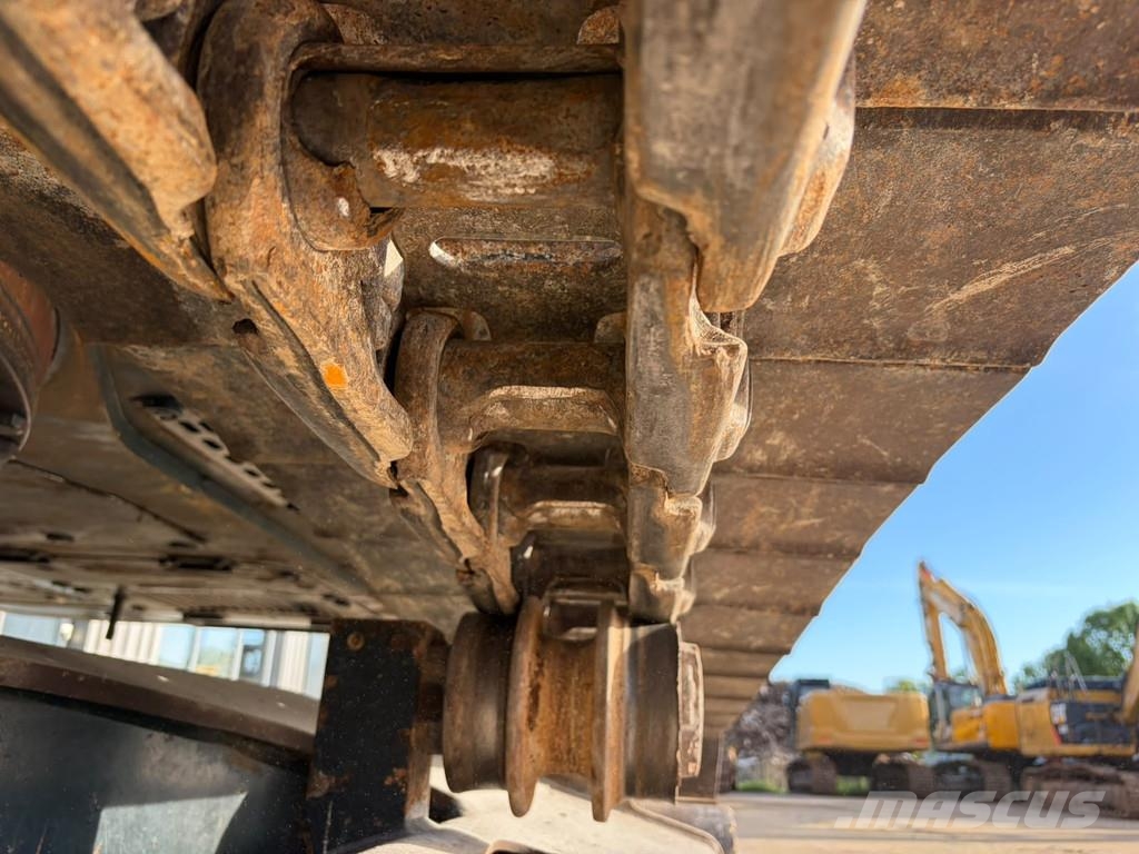 Hyundai HX330NL حفارات زحافة