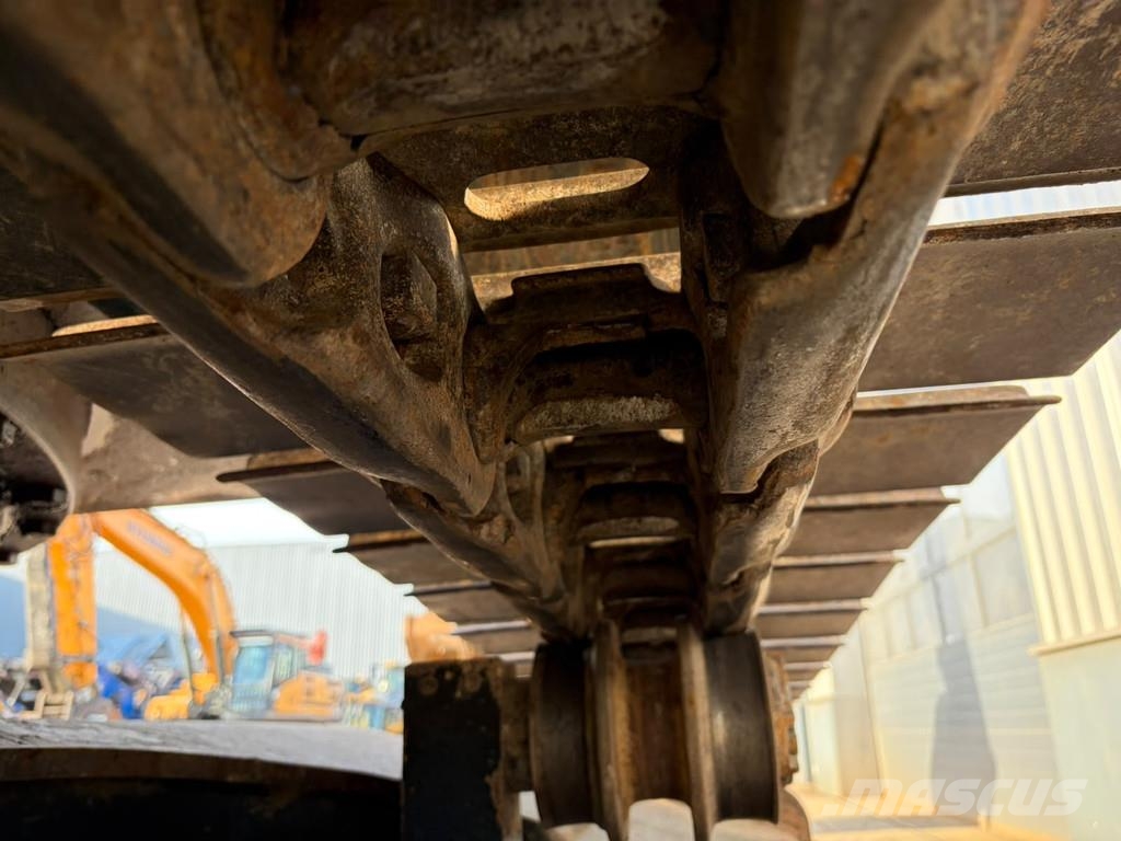 Hyundai HX330NL حفارات زحافة