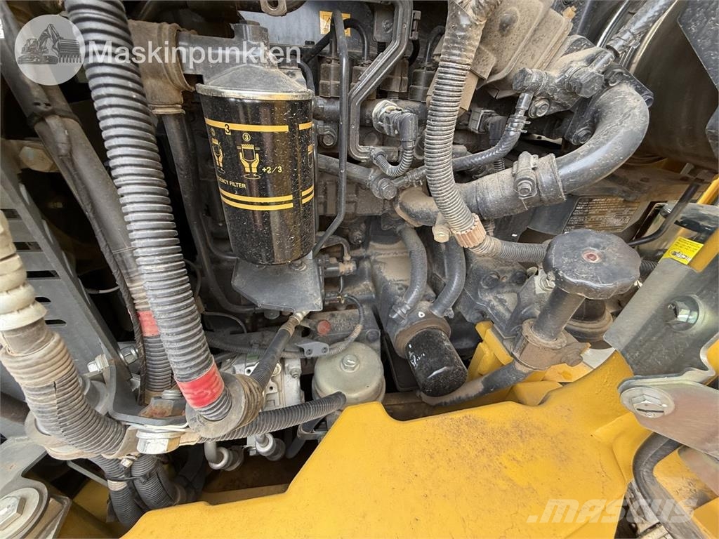 Komatsu PC 78 US-11E0 حفارات وسط 7 طن - 12 طن