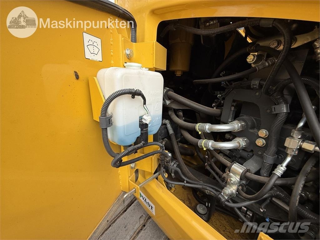 Komatsu PC 78 US-11E0 حفارات وسط 7 طن - 12 طن