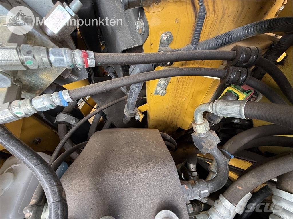 Komatsu PC 78 US-11E0 حفارات وسط 7 طن - 12 طن