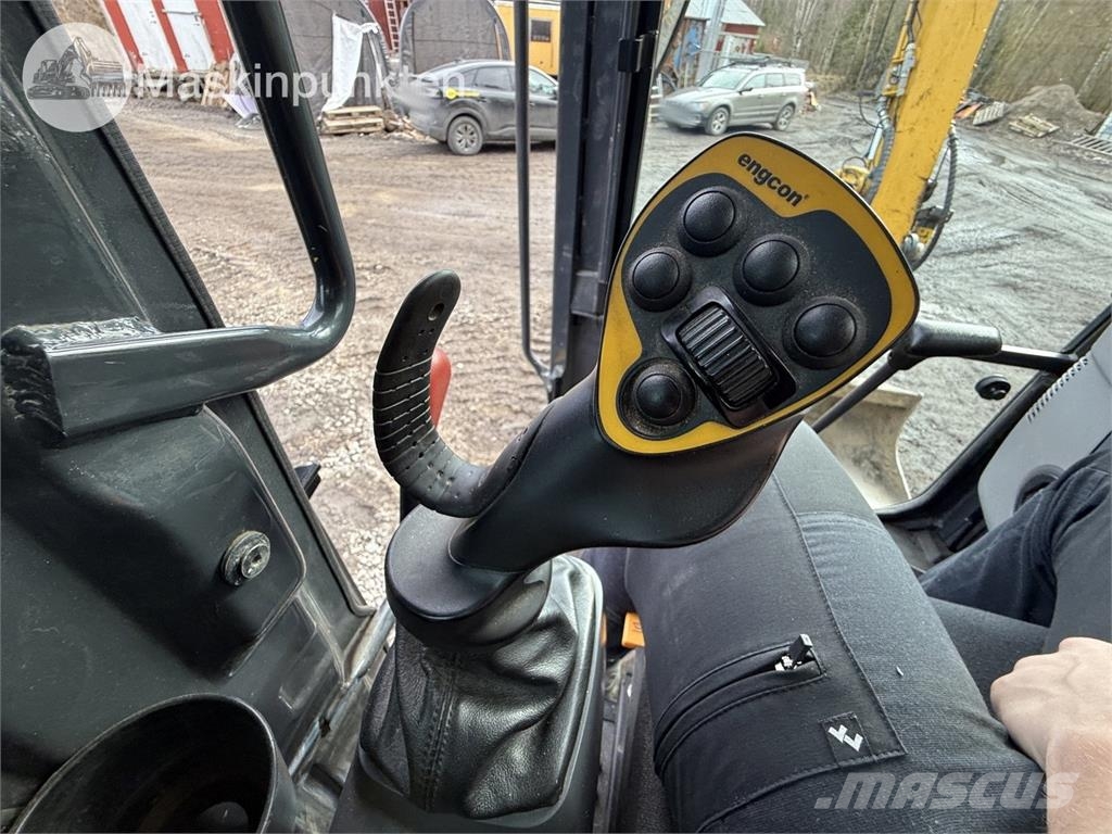 Komatsu PC 78 US-11E0 حفارات وسط 7 طن - 12 طن