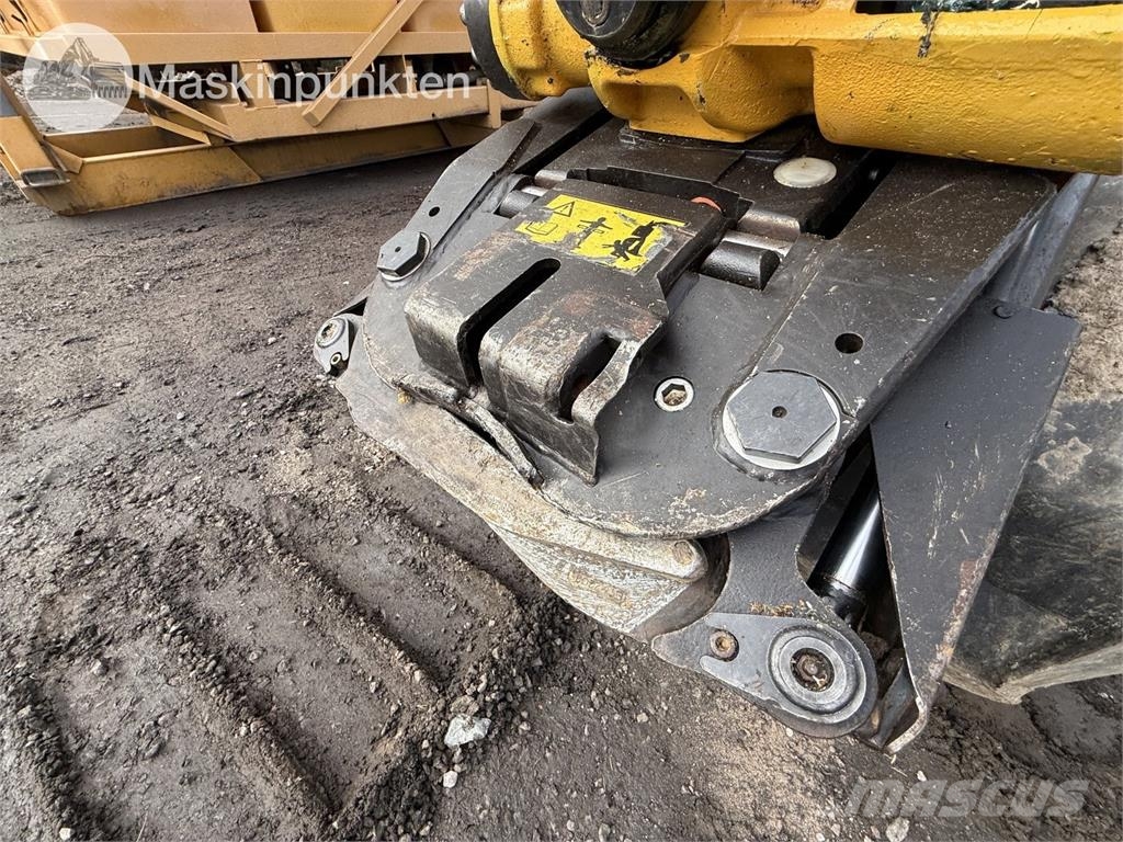 Komatsu PC 78 US-11E0 حفارات وسط 7 طن - 12 طن