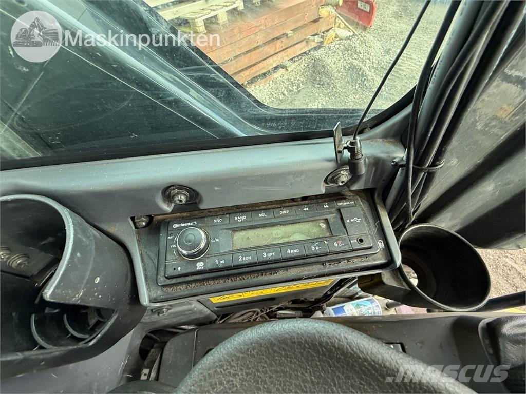Komatsu PC 78 US-11E0 حفارات وسط 7 طن - 12 طن