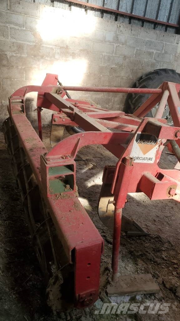 Moreau 1.8M Row crop cultivators