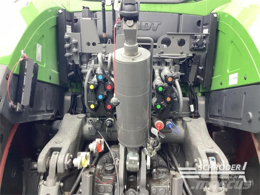 Fendt 942 VARIO GEN7 PROFI PLUS Traktory