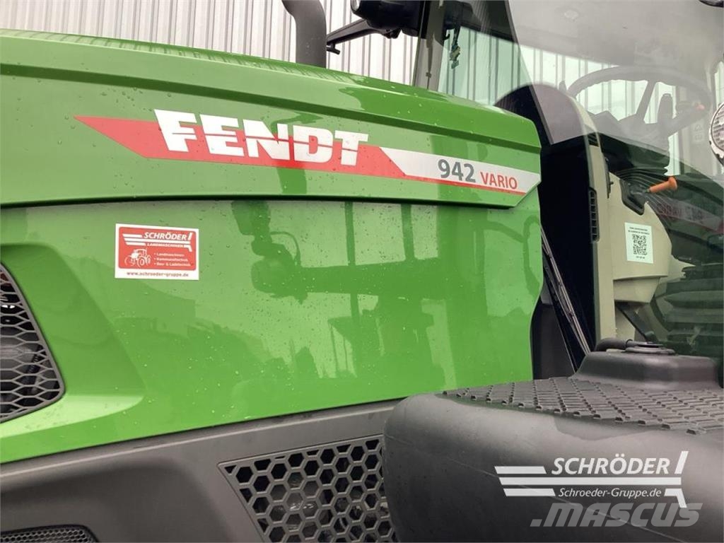 Fendt 942 VARIO GEN7 PROFI PLUS Traktory