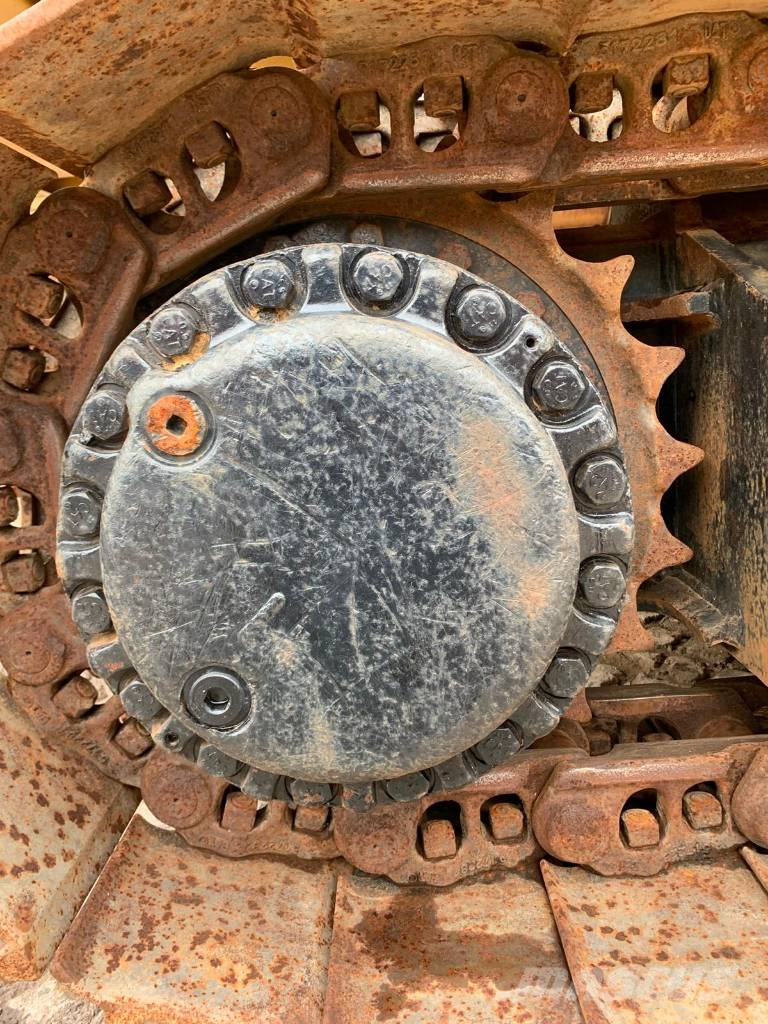 CAT 330 حفارات زحافة