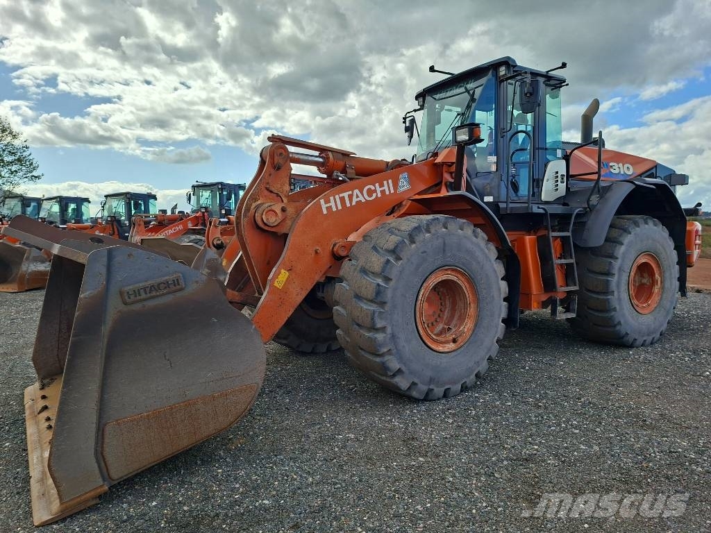 Hitachi ZW310 Iekrāvēji uz riteņiem
