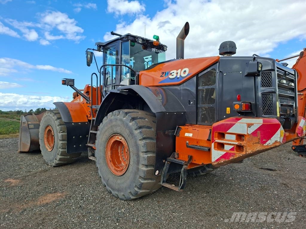 Hitachi ZW310 Iekrāvēji uz riteņiem