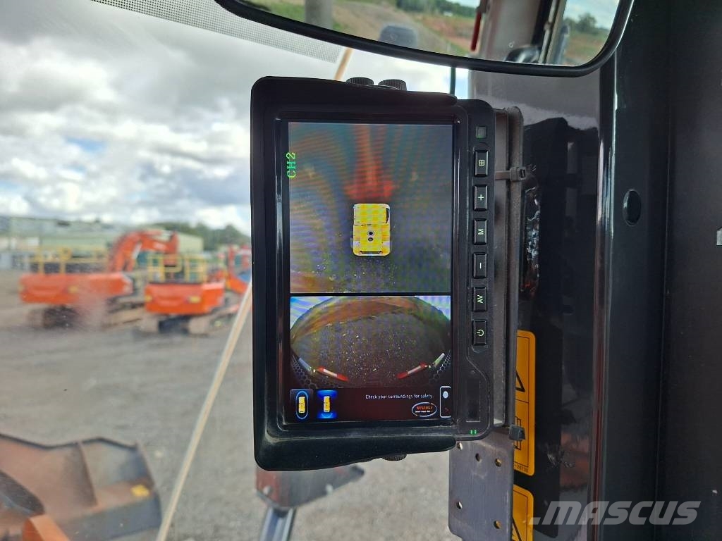 Hitachi ZW310 Iekrāvēji uz riteņiem