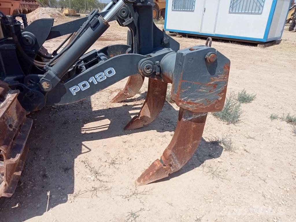 Fiat-Hitachi D 180 Vikšriniai buldozeriai