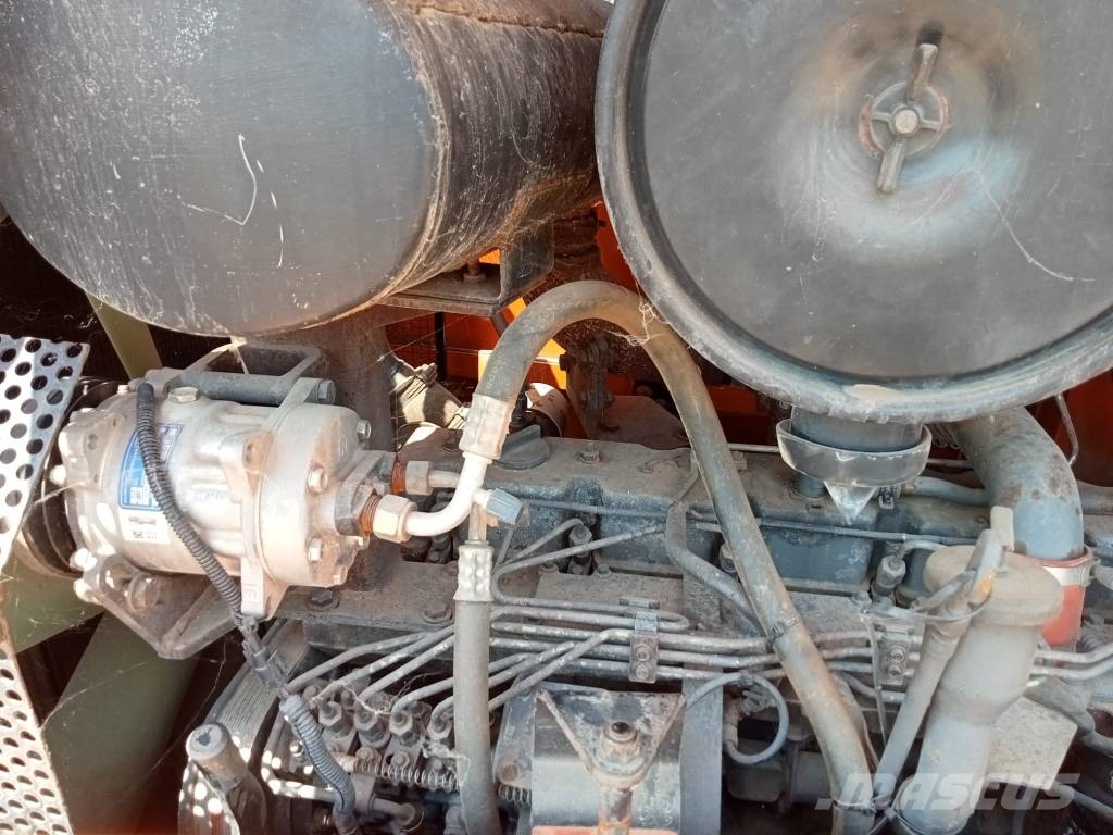 Fiat-Hitachi D 180 Vikšriniai buldozeriai