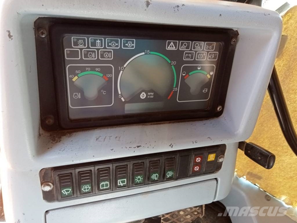 Fiat-Hitachi D 180 Vikšriniai buldozeriai